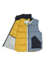 Load image into Gallery viewer, The Great. The Polar Vest - Navy Colorblock