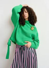 Load image into Gallery viewer, Essentiel Antwerp Gist Bow Pullover - Green