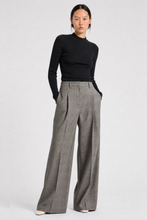 Load image into Gallery viewer, Saint Art Tiffany Trouser - Dark Plaid
