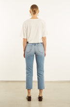 Load image into Gallery viewer, SPRWMN Padi Crop Straight Jeans
