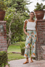 Load image into Gallery viewer, Trovata Willa Pant - Vintage Courtyard
