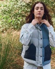 Load image into Gallery viewer, The Great. The Polar Vest - Navy Colorblock
