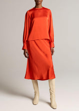 Load image into Gallery viewer, Vince matte satin slip skirt- crimson

