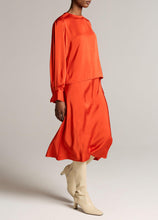 Load image into Gallery viewer, Vince matte satin slip skirt- crimson

