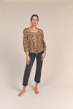 Load image into Gallery viewer, Trovata Eunice Blouse-Hedge Rose
