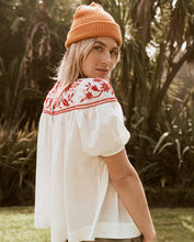 Load image into Gallery viewer, The Great Sun Prairie Top White With Red Wood Carved Floral Embroidery

